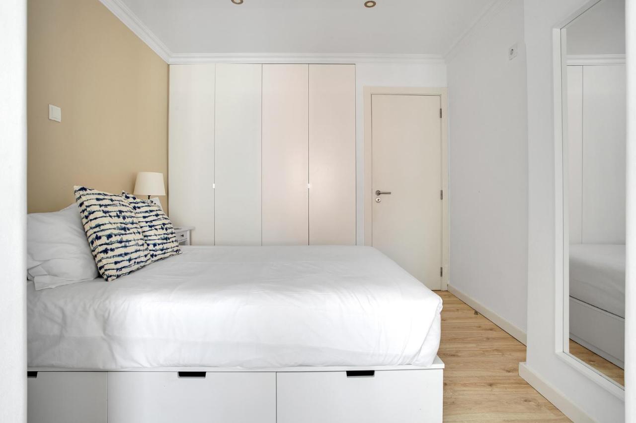 Modern 2 Bedroom Apartment In Estrela With Outside Terrace! Amazing For Families, Couples, Friends Lisboa Exterior foto