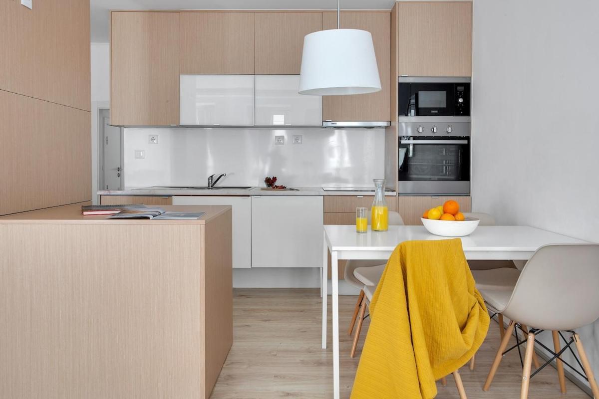 Modern 2 Bedroom Apartment In Estrela With Outside Terrace! Amazing For Families, Couples, Friends Lisboa Exterior foto